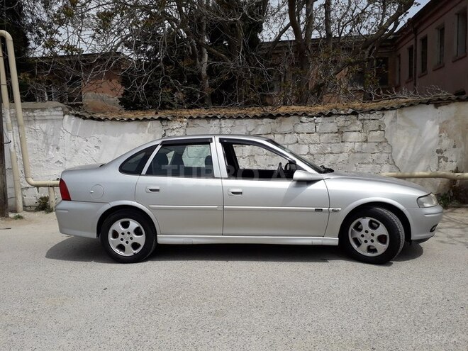 Opel Vectra 2000, 225,000 km - 1.8 l - Bakı