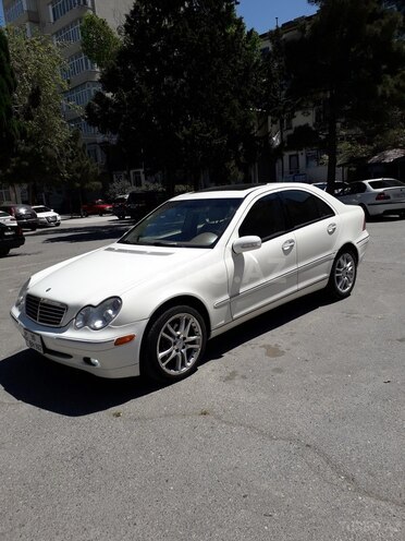 Mercedes C 240 2002, 275,000 km - 2.4 л - Bakı
