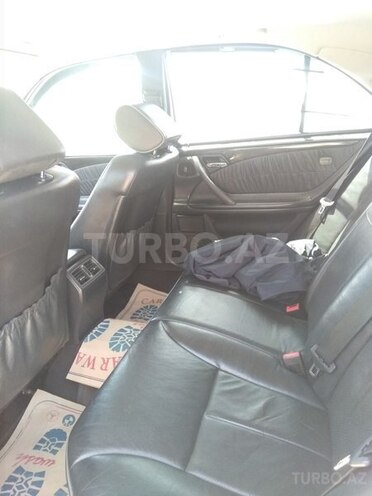 Mercedes E 320 1999, 303,000 km - 3.2 l - Bakı