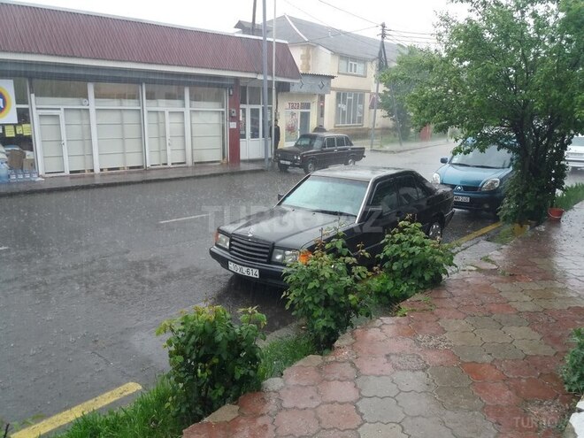 Mercedes 190 1992, 320,218 km - 2.0 l - Oğuz