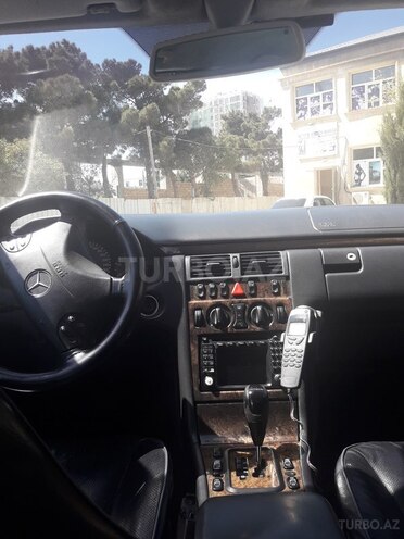 Mercedes E 270 2000, 334,000 km - 2.7 l - Bakı