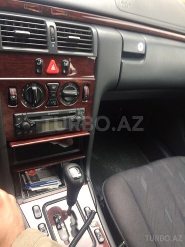 Mercedes E 240 2000, 180,000 km - 2.6 l - Bakı