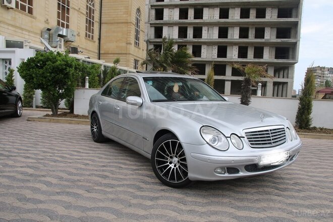 Mercedes E 220 2003, 246,546 km - 2.2 л - Bakı