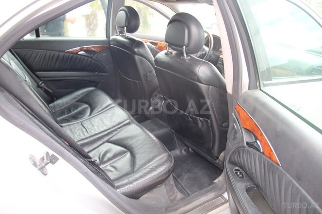 Mercedes E 220 2003, 246,546 km - 2.2 л - Bakı