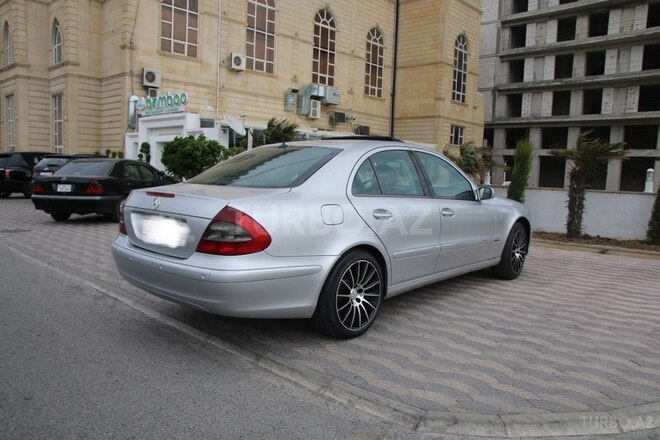 Mercedes E 220 2003, 246,546 km - 2.2 л - Bakı