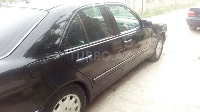 Mercedes E 200 1998, 341,567 km - 2.0 l - Bakı