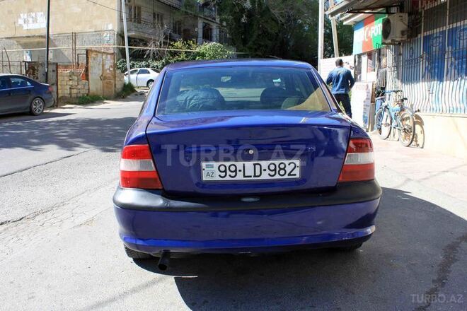 Opel Vectra 1995, 250,000 km - 2.0 l - Bakı