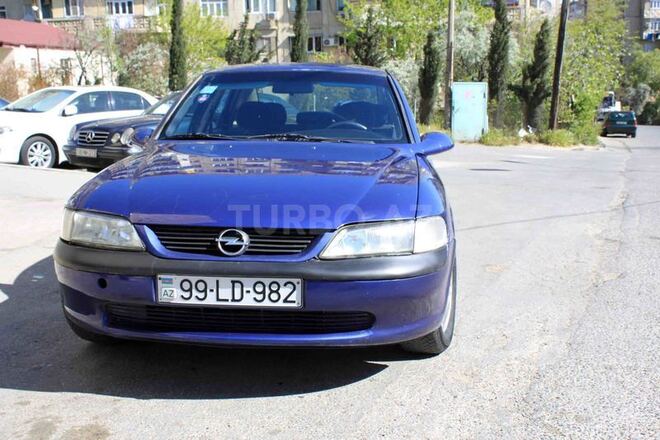 Opel Vectra 1995, 250,000 km - 2.0 l - Bakı