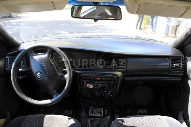 Opel Vectra 1995, 250,000 km - 2.0 l - Bakı