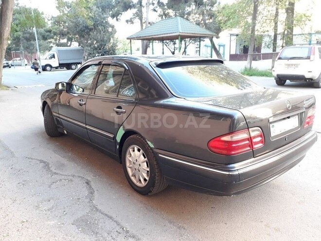 Mercedes E 240 1999, 282,828 km - 2.4 l - Bakı