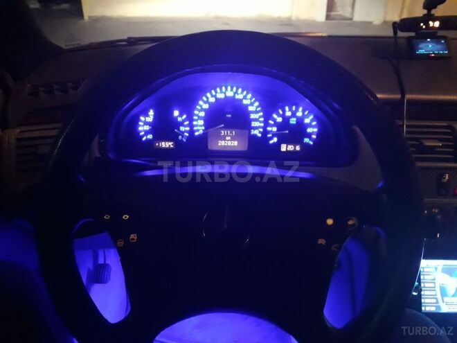 Mercedes E 240 1999, 282,828 km - 2.4 l - Bakı