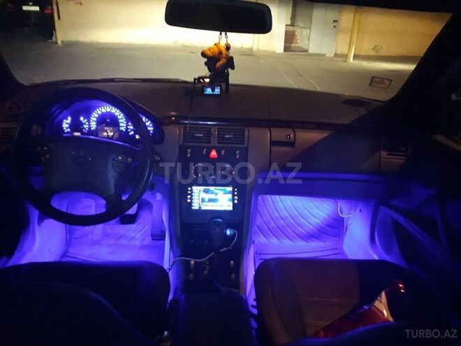 Mercedes E 240 1999, 282,828 km - 2.4 l - Bakı