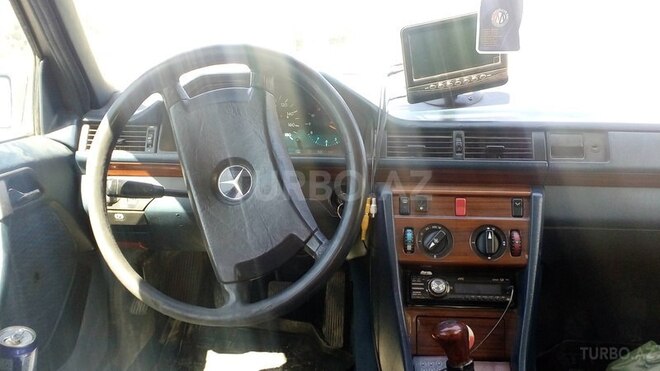 Mercedes E 200 1992, 650,000 km - 2.0 l - Xırdalan