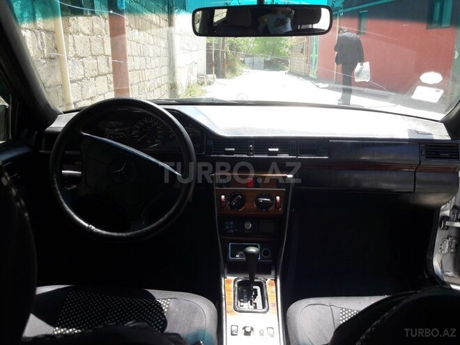 Mercedes E 200 1993, 453,800 km - 2.0 л - Bakı