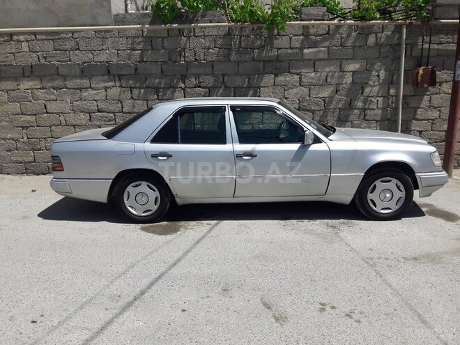 Mercedes E 200 1993, 453,800 km - 2.0 л - Bakı