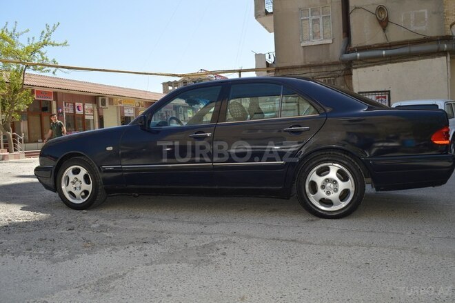 Mercedes E 200 1996, 250,000 km - 2.0 л - Bakı