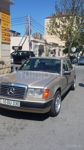 Mercedes  1986, 313,546 km - 0.3 l - Bakı
