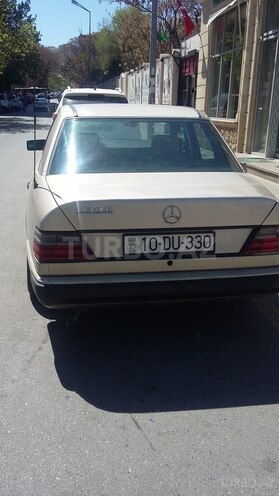 Mercedes  1986, 313,546 km - 0.3 l - Bakı
