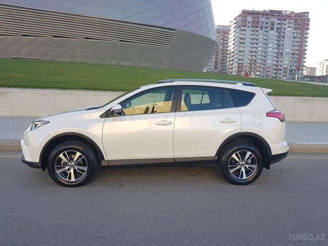 Toyota RAV4 2017, 12,800 km - 2.0 l - Bakı