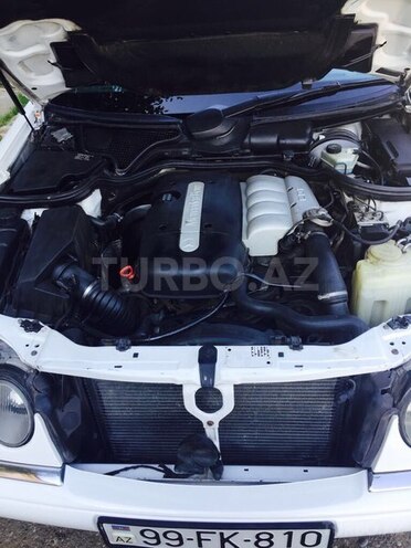 Mercedes E 220 1999, 200,000 km - 2.2 l - Bakı