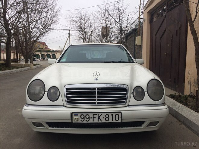 Mercedes E 220 1999, 200,000 km - 2.2 l - Bakı
