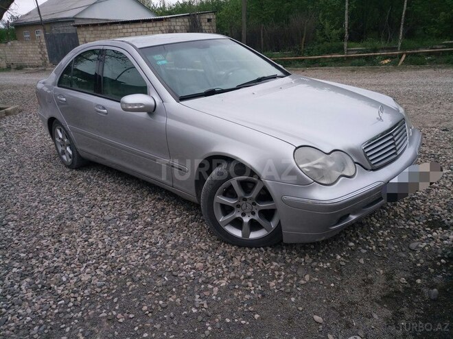 Mercedes C 200 2001, 20,600 km - 2.0 l - Qusar