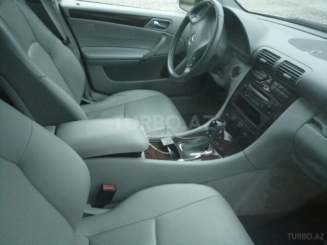 Mercedes C 200 2001, 20,600 km - 2.0 l - Qusar