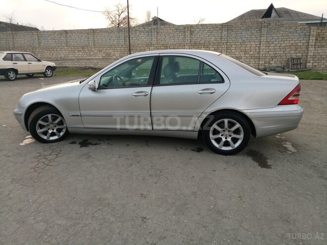 Mercedes C 200 2001, 20,600 km - 2.0 l - Qusar
