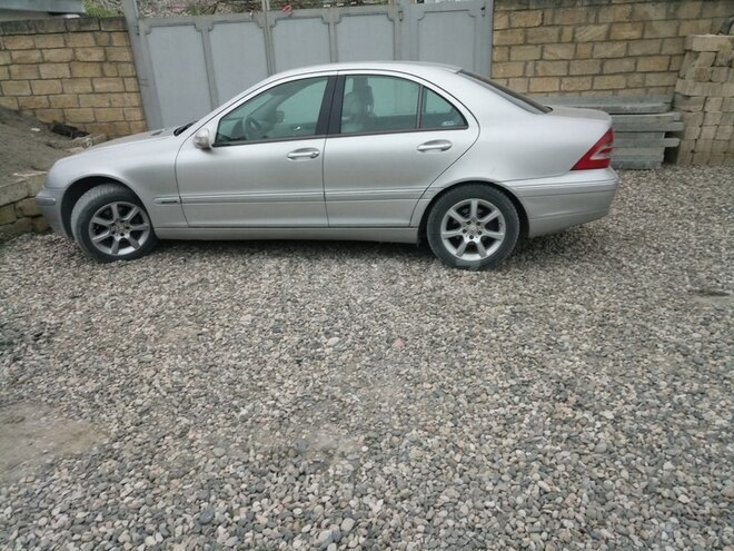 Mercedes C 200 2001, 20,600 km - 2.0 l - Qusar