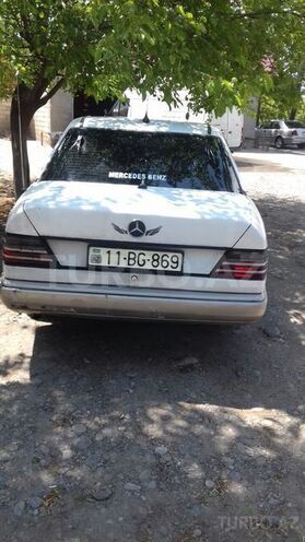 Mercedes E 200 1988, 400,000 km - 2.0 l - Beyləqan