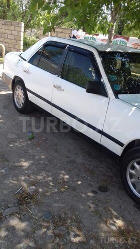 Mercedes E 200 1988, 400,000 km - 2.0 l - Beyləqan
