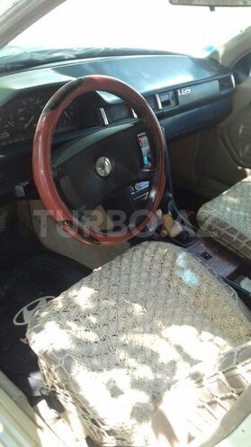 Mercedes E 200 1988, 400,000 km - 2.0 l - Beyləqan