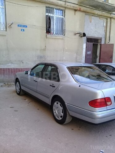Mercedes E 230 1995, 341,200 km - 2.3 l - Bakı