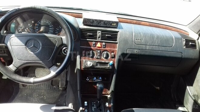 Mercedes C 230 1997, 290,000 km - 2.3 l - Sumqayıt