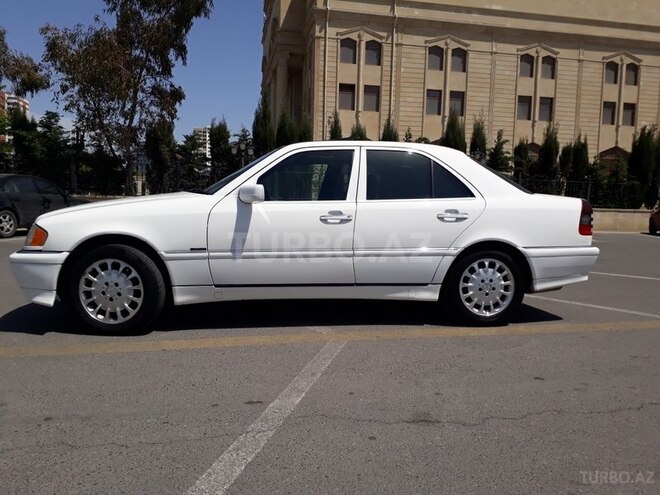 Mercedes C 230 1999, 220,000 km - 2.3 l - Bakı