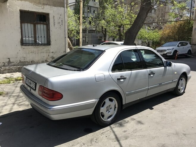 Mercedes E 300 1995, 276,677 km - 3.0 л - Bakı