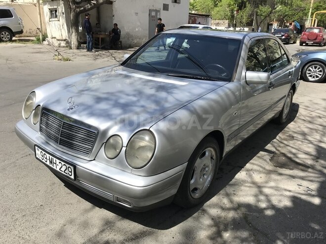 Mercedes E 300 1995, 276,677 km - 3.0 л - Bakı