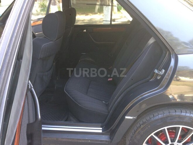 Mercedes E 220 1992, 241,000 km - 2.2 l - Sumqayıt