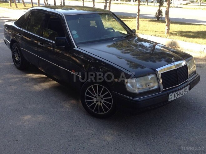 Mercedes E 220 1992, 241,000 km - 2.2 l - Sumqayıt
