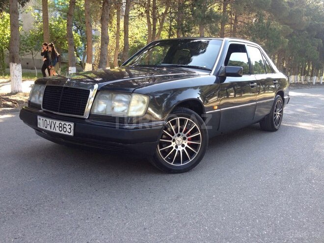 Mercedes E 220 1992, 241,000 km - 2.2 l - Sumqayıt