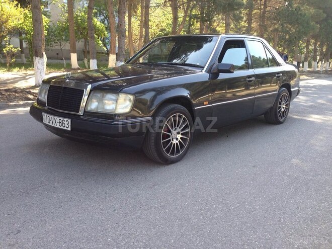 Mercedes E 220 1992, 241,000 km - 2.2 l - Sumqayıt