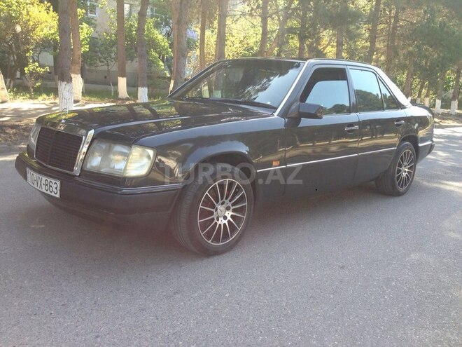 Mercedes E 220 1992, 241,000 km - 2.2 l - Sumqayıt