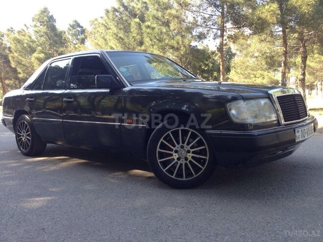 Mercedes E 220 1992, 241,000 km - 2.2 l - Sumqayıt