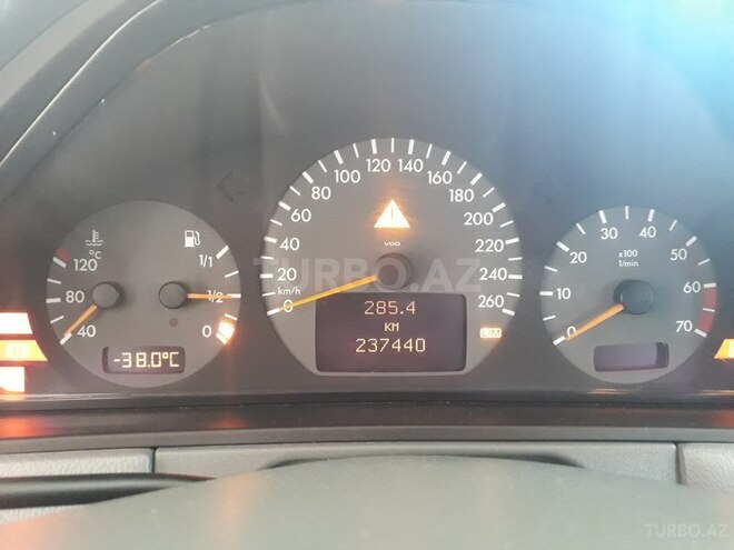 Mercedes E 280 2001, 237,000 km - 2.8 l - Göyçay