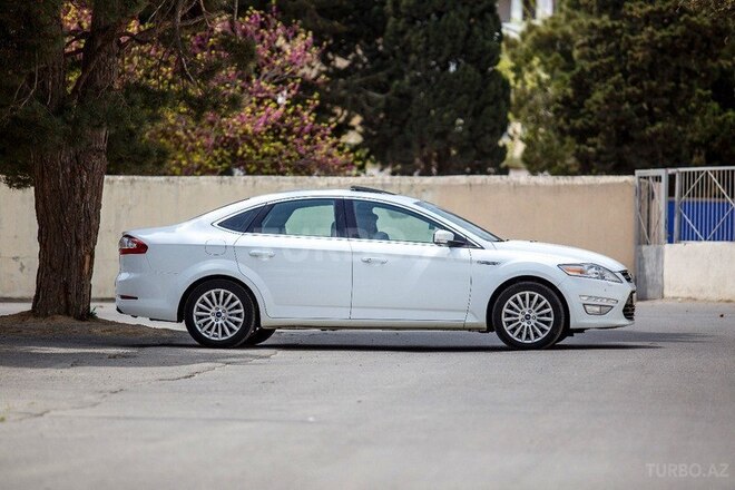 Ford Mondeo 2013, 136,000 km - 2.3 l - Bakı