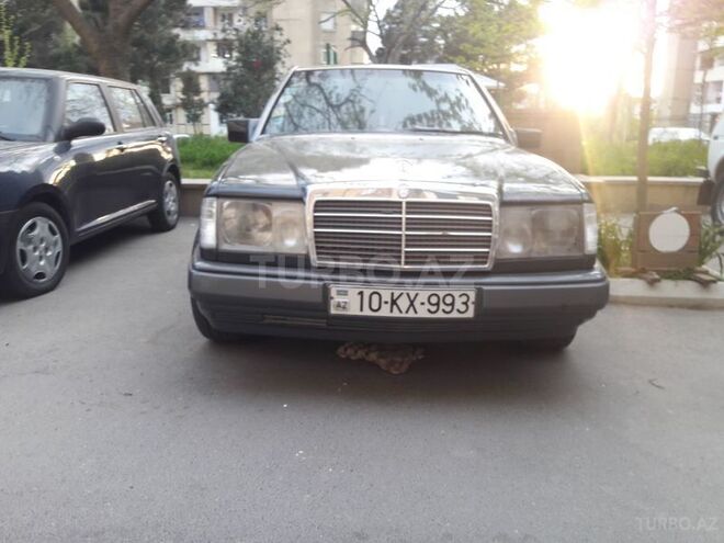 Mercedes E 260 1992, 425,000 km - 2.5 l - Bakı