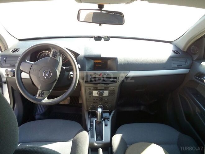 Opel Astra 2005, 200,000 km - 1.8 л - Bakı