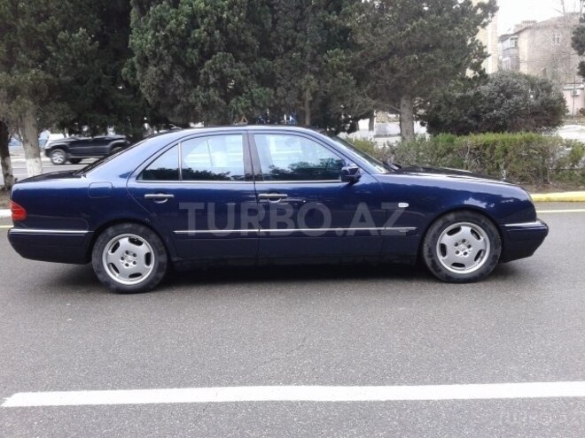 Mercedes E 240 1998, 286,000 km - 2.6 l - Sumqayıt
