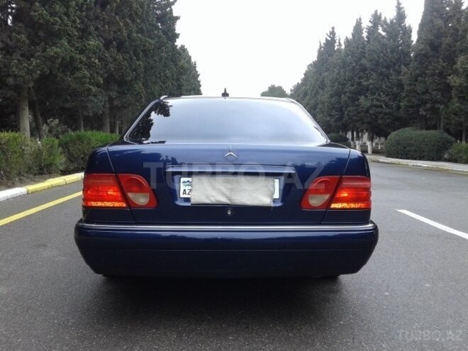 Mercedes E 240 1998, 286,000 km - 2.6 l - Sumqayıt