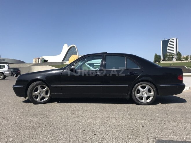 Mercedes E 320 2001, 298,000 km - 3.2 l - Bakı